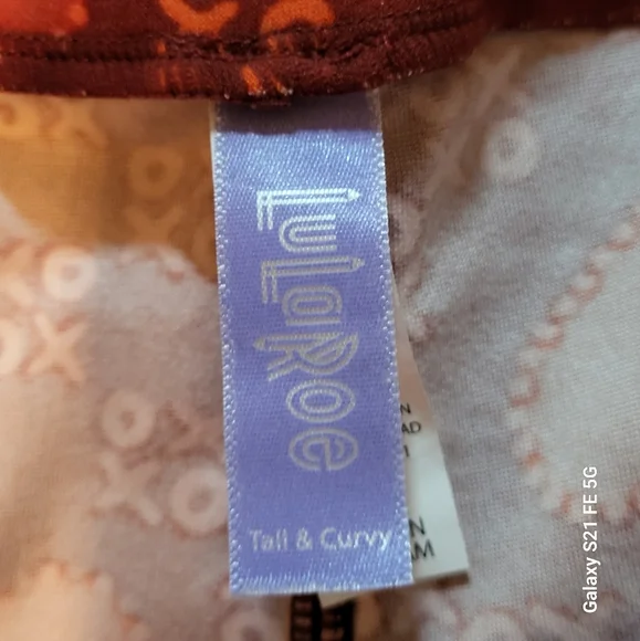 LulaRoe Women's Leggings 2-Piece Bundle, EUC (No size tags, bought as Larges) - Picture 4 of 5